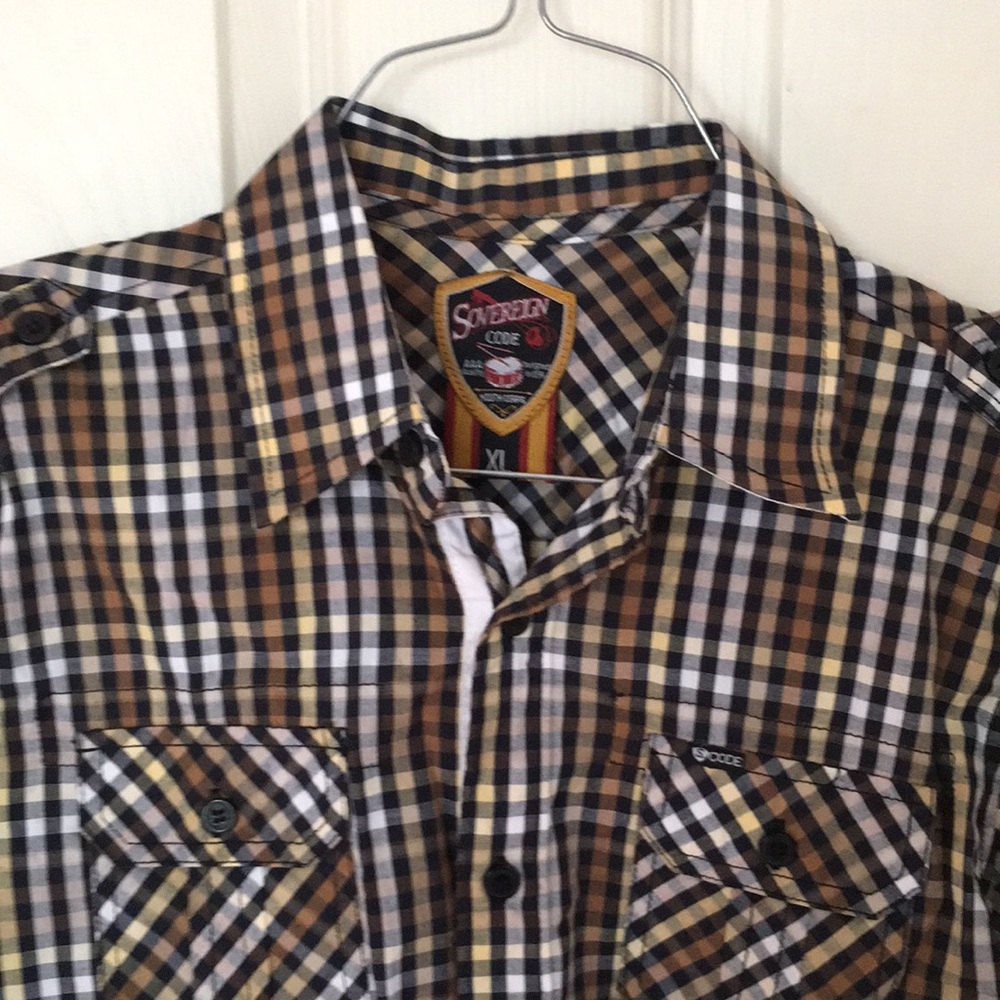 Checkered button down shirt - Picture 2 of 6